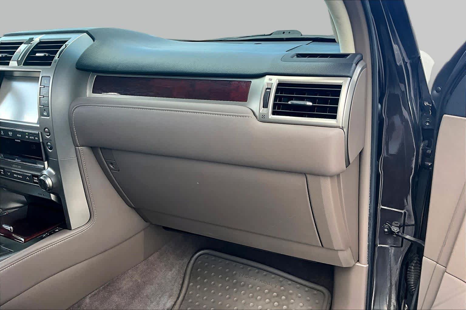Used 2016 Lexus GX 460 w/ Premium Package AWD/4WD image 19