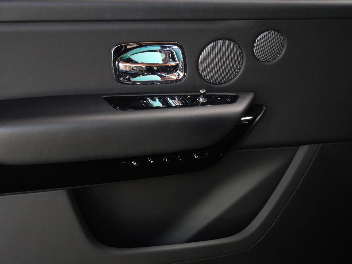 Certified 2022 Rolls-Royce Cullinan AWD/4WD image 11