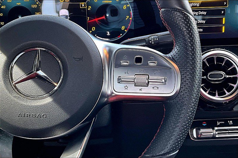 Used 2022 Mercedes-Benz GLA 35 AMG 4MATIC w/ Premium Package Lite image 17