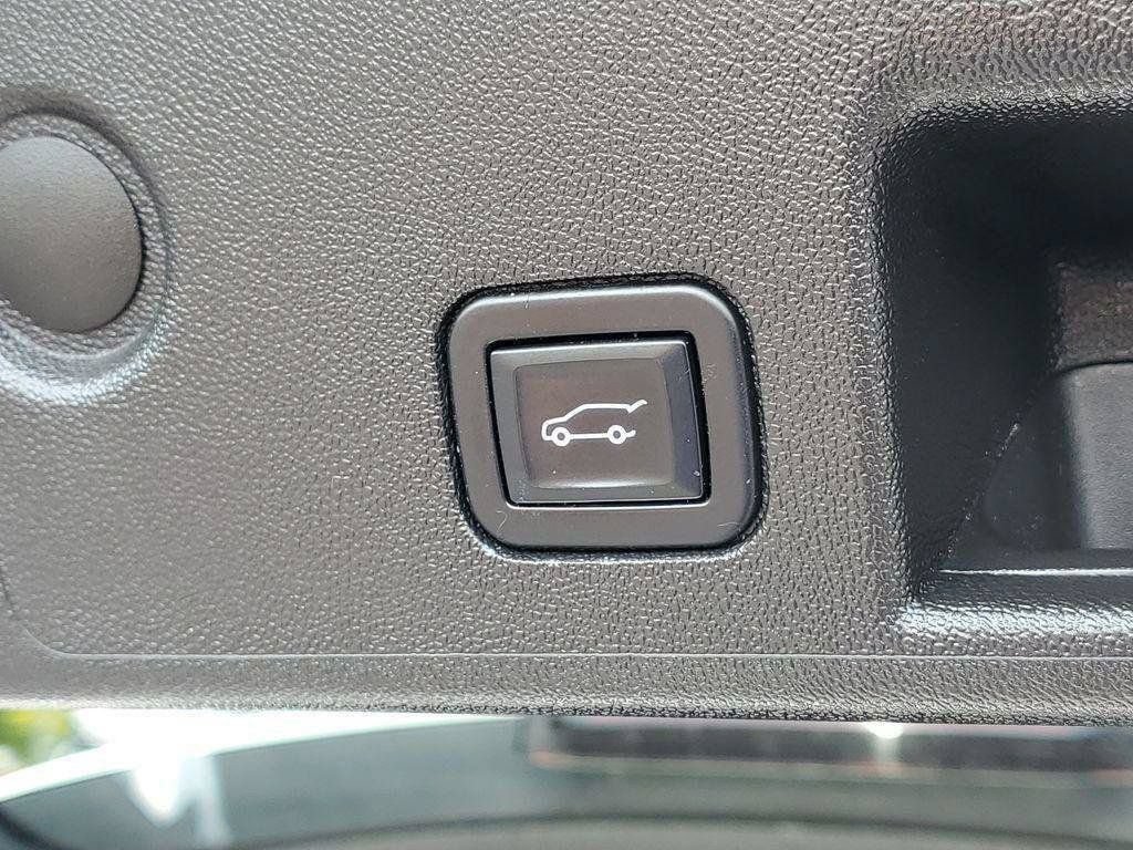Used 2022 Chevrolet Equinox RS FWD image 33