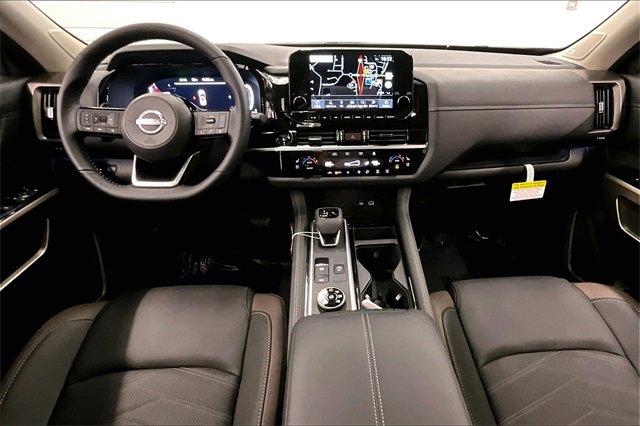New 2025 Nissan Pathfinder Platinum w/ Lighting Package (N93) image 5