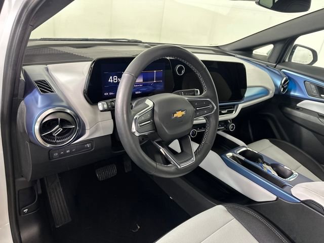 Used 2025 Chevrolet Equinox EV LT w/ Convenience Package image 13