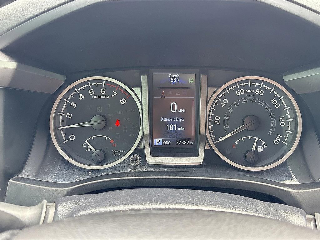 Used 2022 Toyota Tacoma SR5 w/ Black Out Package (TMS) AWD/4WD image 18