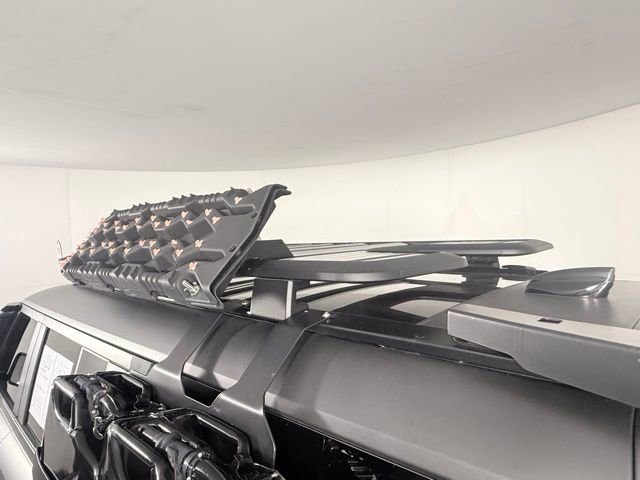 Used 2023 Land Rover Defender 130 SE image 16