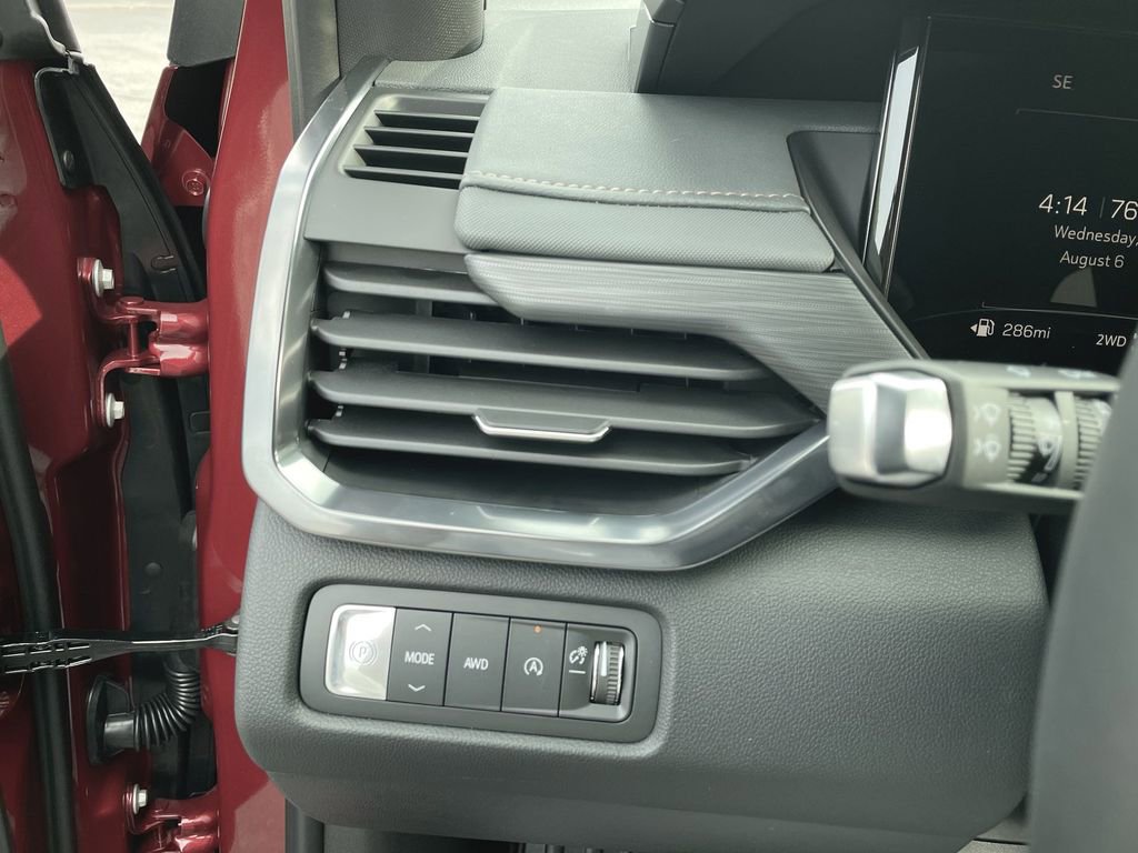 New 2026 GMC Acadia AT4 w/ Luxury Package image 15