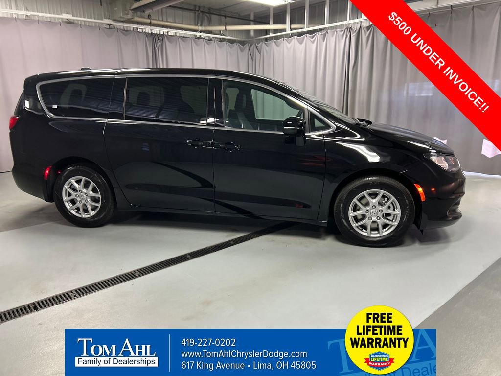 New 2026 Chrysler Voyager LX image 8