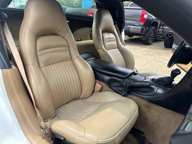 Used 2004 Chevrolet Corvette Coupe w/ Roof Package RWD image 11