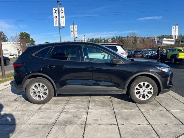 Used 2025 Ford Escape Active AWD/4WD image 6
