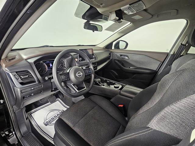 Used 2023 Nissan Rogue SV image 27