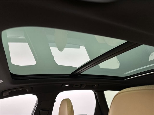 Certified 2023 Volvo XC60 B6 Ultimate w/ Climate Package image 22