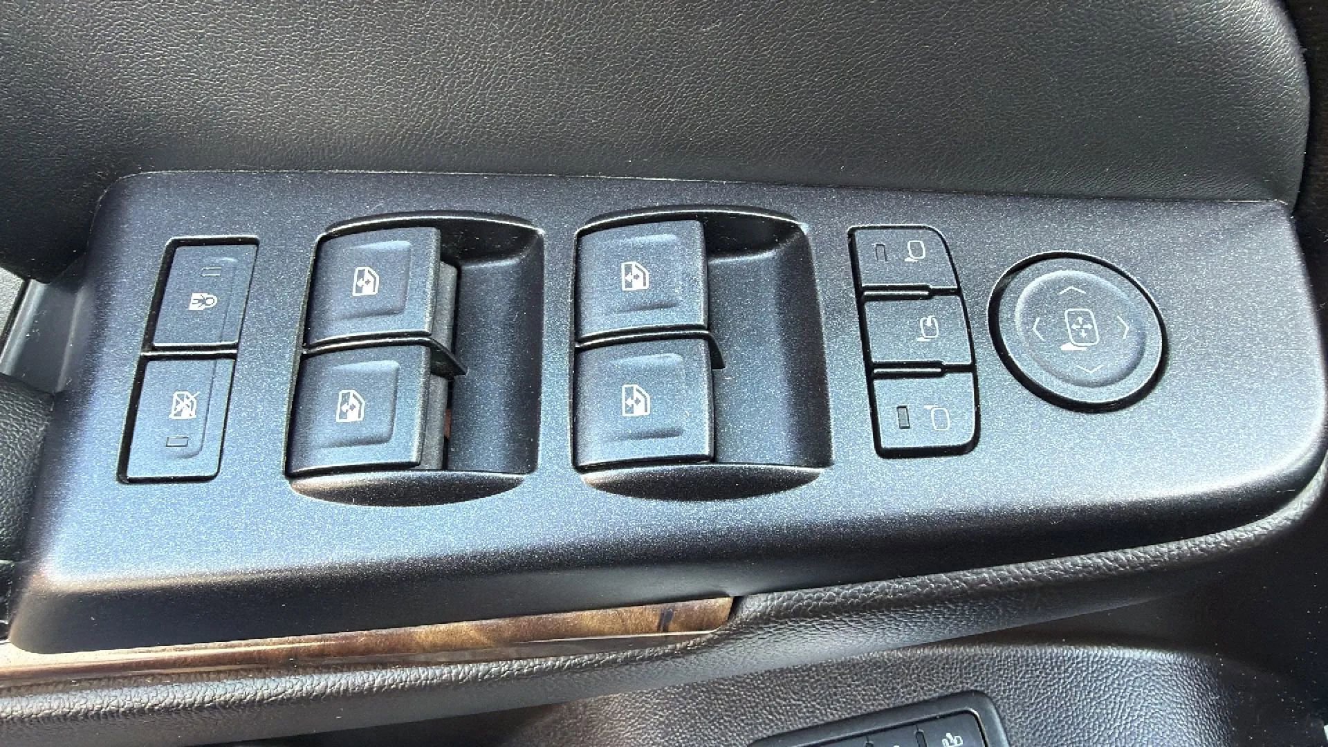 Used 2016 Chevrolet Suburban LT w/ Luxury Package image 20