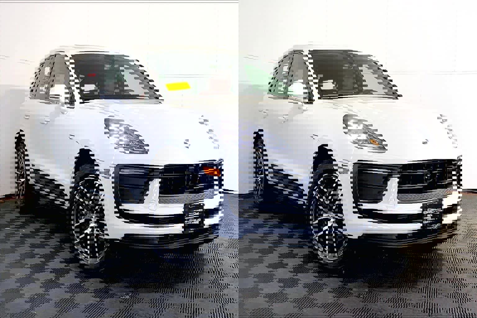 Used 2025 Porsche Macan image 9