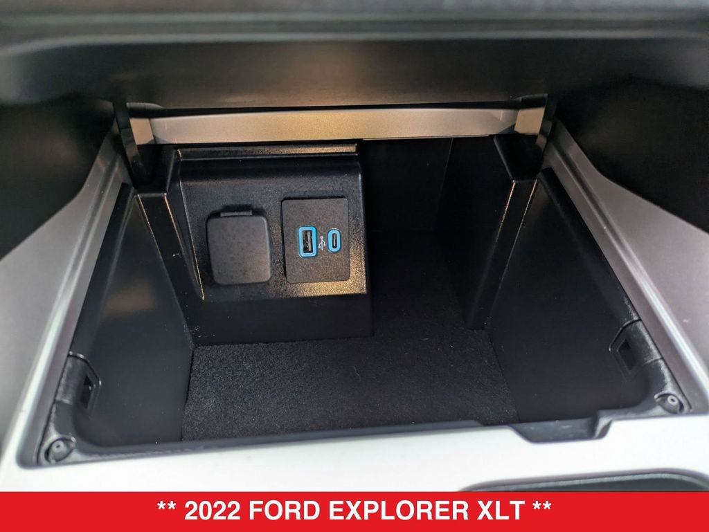 Used 2022 Ford Explorer XLT image 28