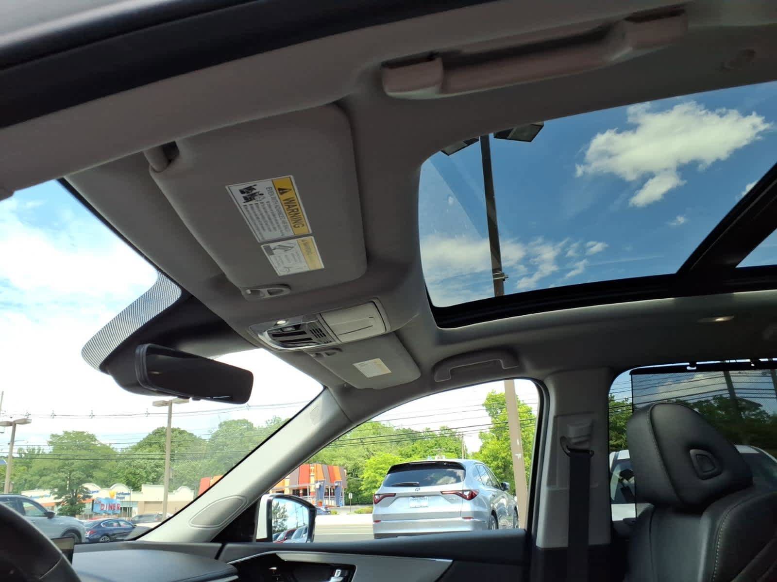 Used 2024 Acura MDX SH-AWD w/ Technology Package image 28