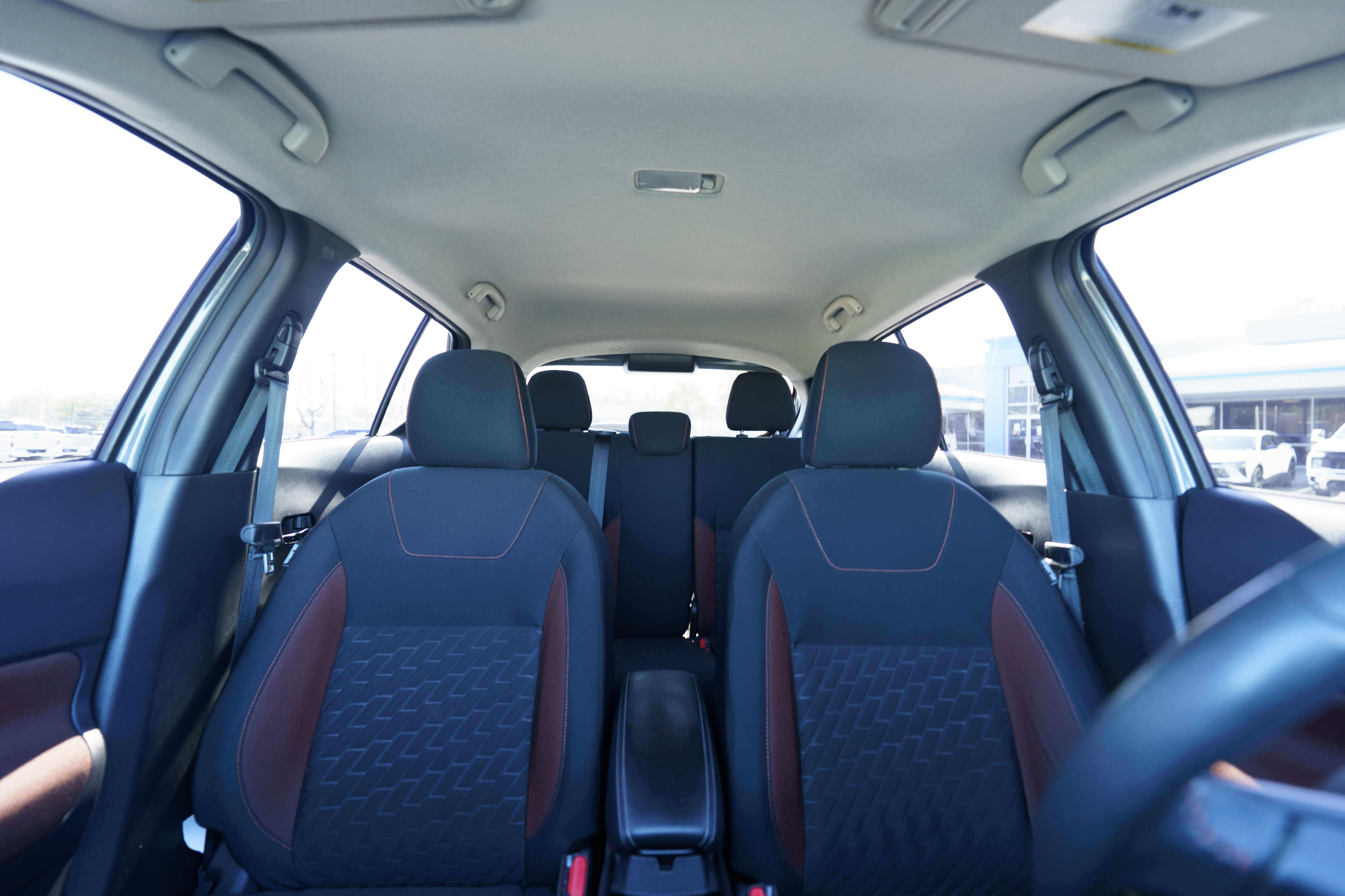 Used 2023 Nissan Kicks SR image 8