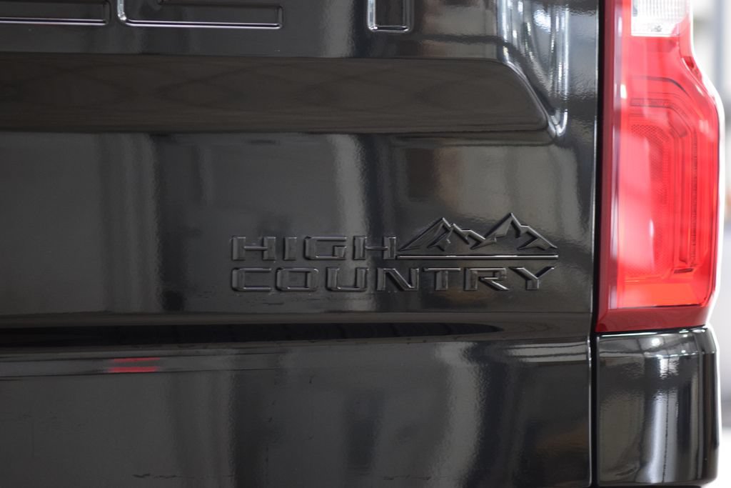 Used 2025 Chevrolet Silverado 1500 High Country w/ Midnight Edition AWD/4WD image 20