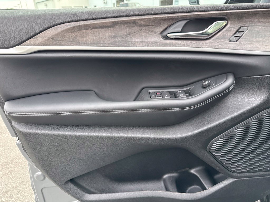 New 2027 Jeep Grand Cherokee Limited AWD/4WD image 29