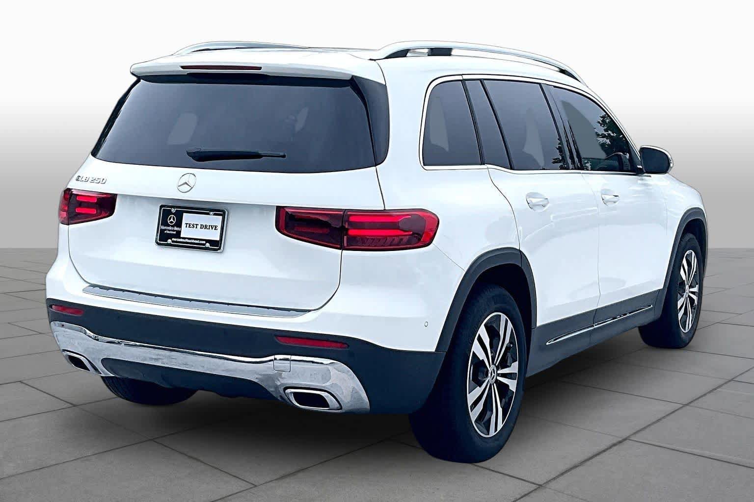 Used 2025 Mercedes-Benz GLB 250 image 12