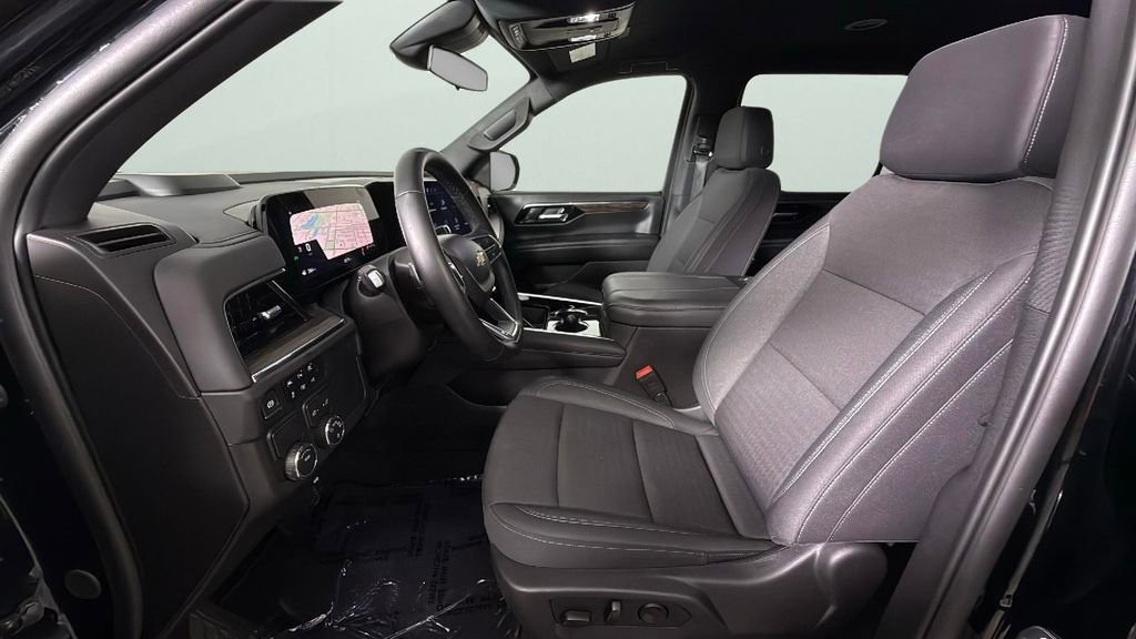 Used 2025 Chevrolet Suburban LS image 17