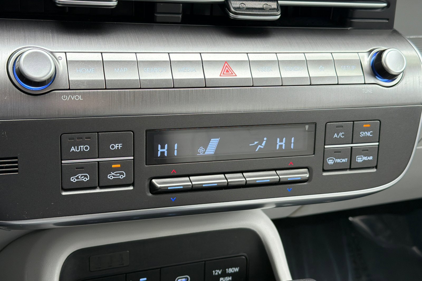Used 2025 Hyundai Kona SEL image 19