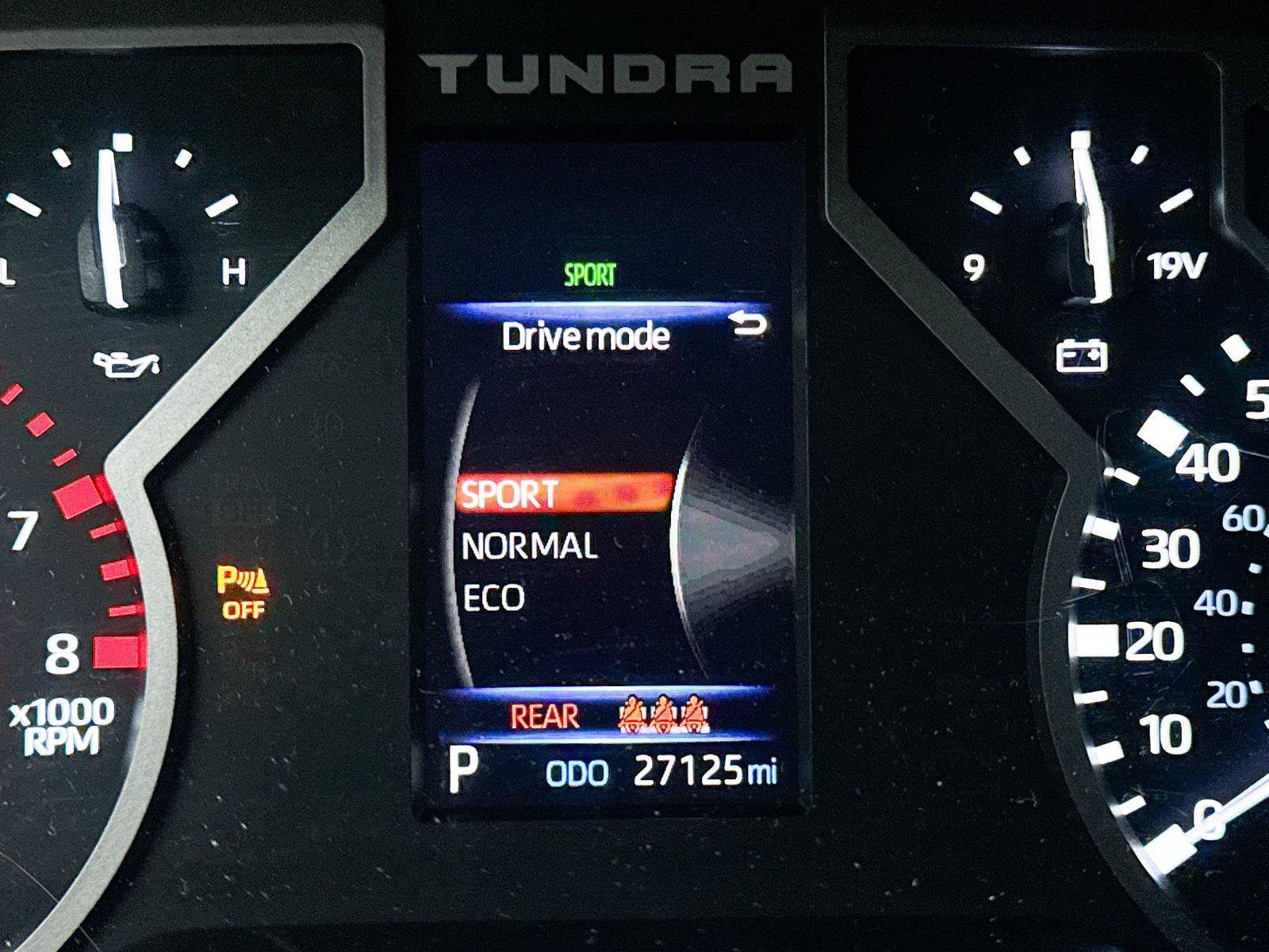 Used 2024 Toyota Tundra SR5 w/ SR5 Convenience Package AWD/4WD image 5