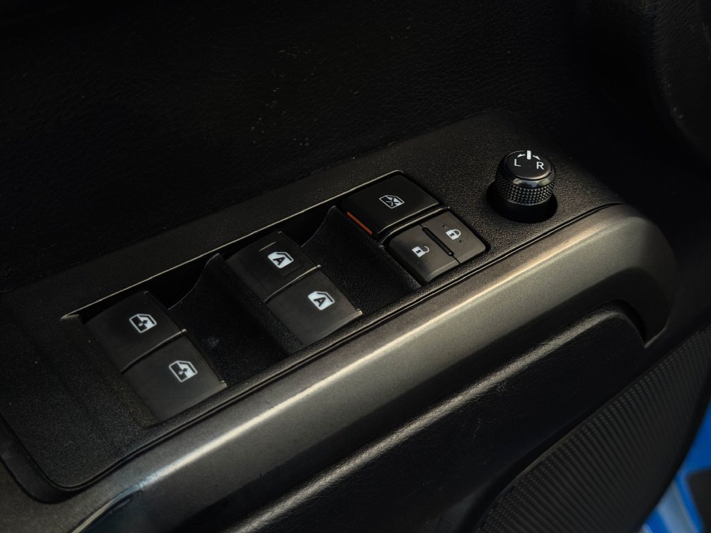 Used 2020 Toyota Tacoma TRD Off-Road w/ Technology Package AWD/4WD image 11