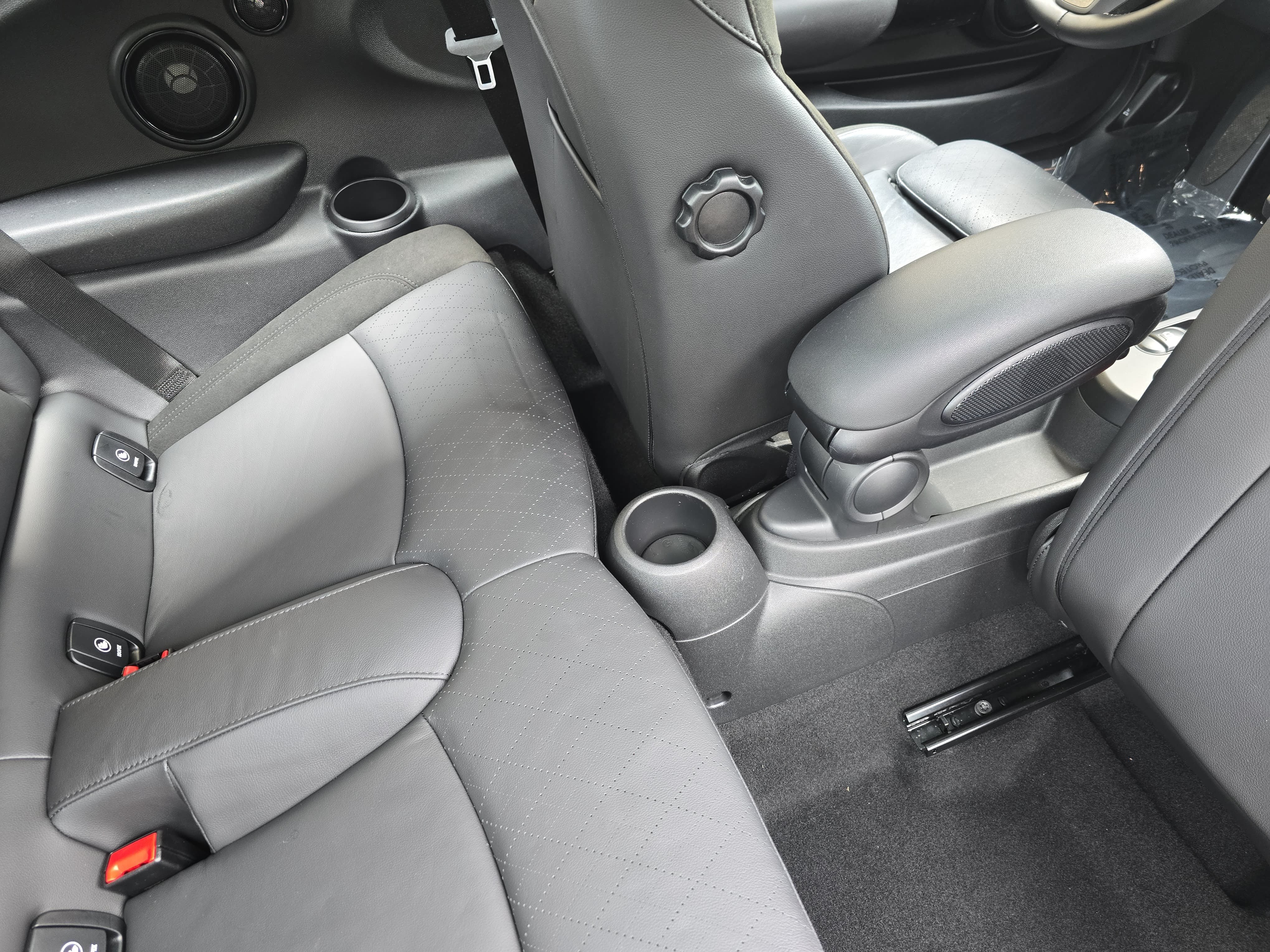 Used 2023 MINI Cooper SE FWD image 11