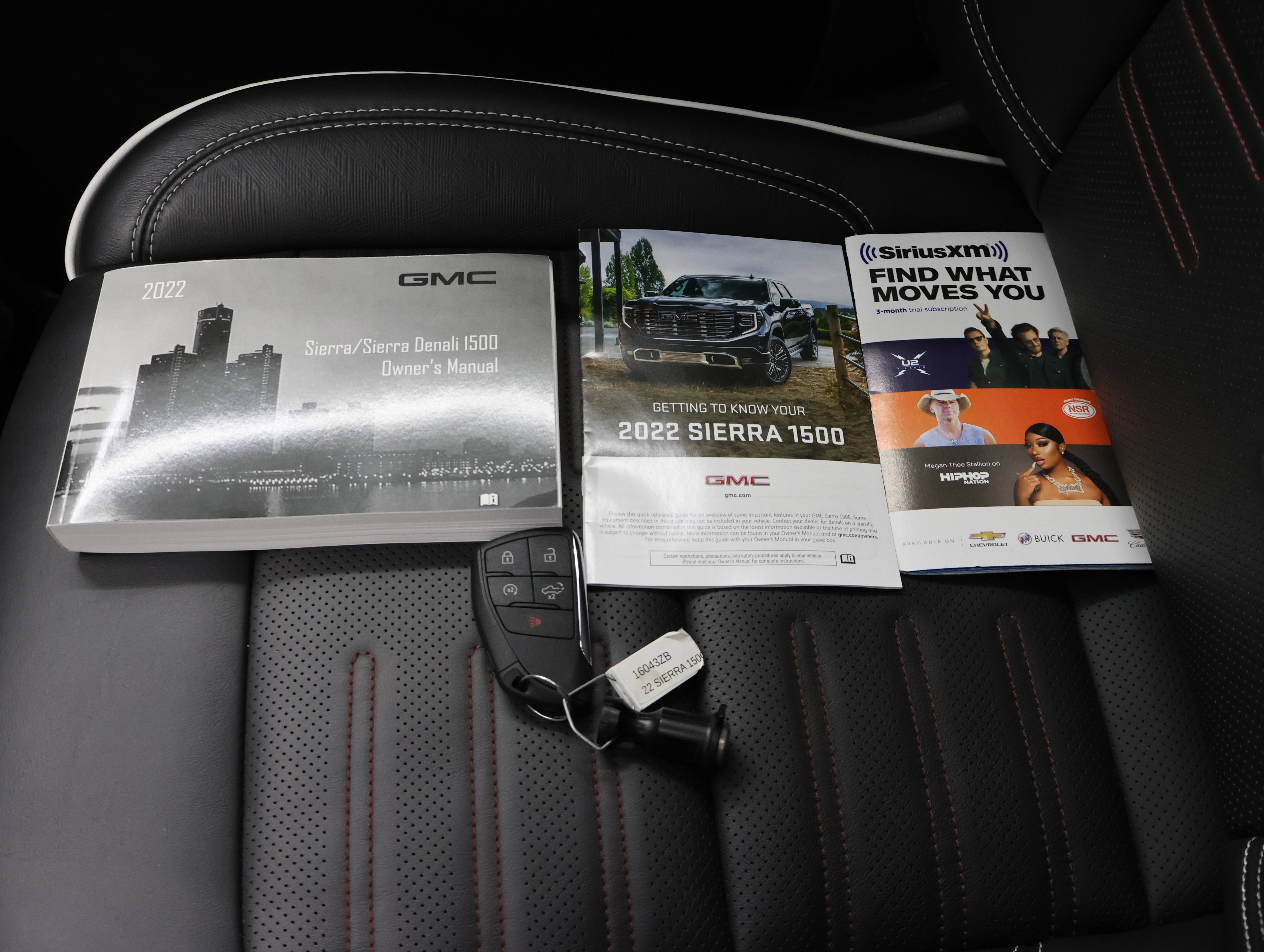 Used 2022 GMC Sierra 1500 AT4X image 61