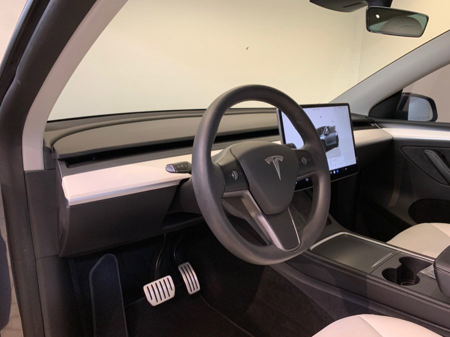 Used 2022 Tesla Model Y Performance image 15
