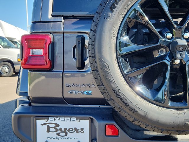 Used 2025 Jeep Wrangler Unlimited Sahara AWD/4WD image 14