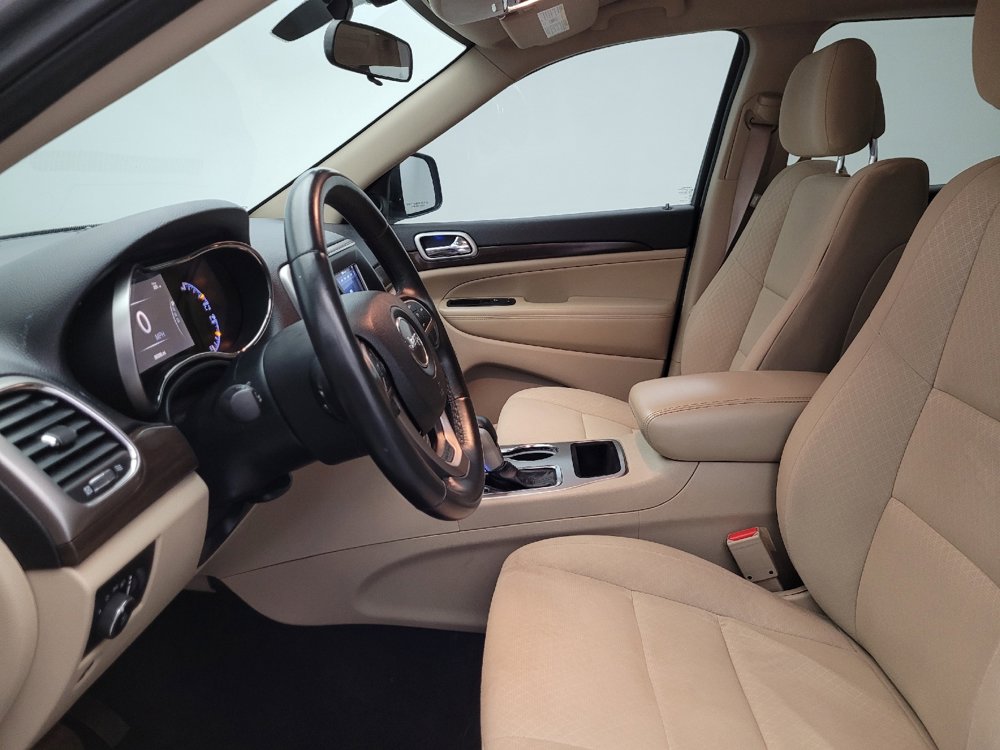 Used 2018 Jeep Grand Cherokee Laredo image 17