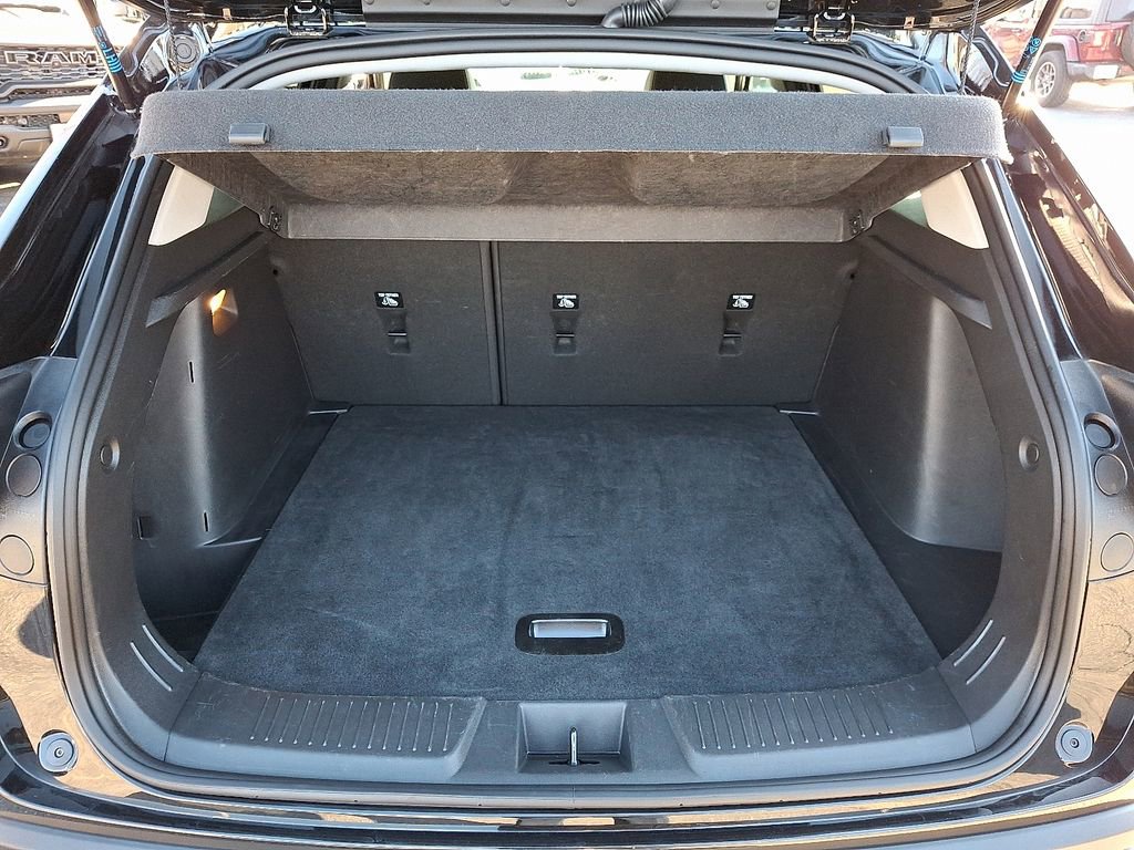 Used 2025 Chevrolet Trax LT image 28