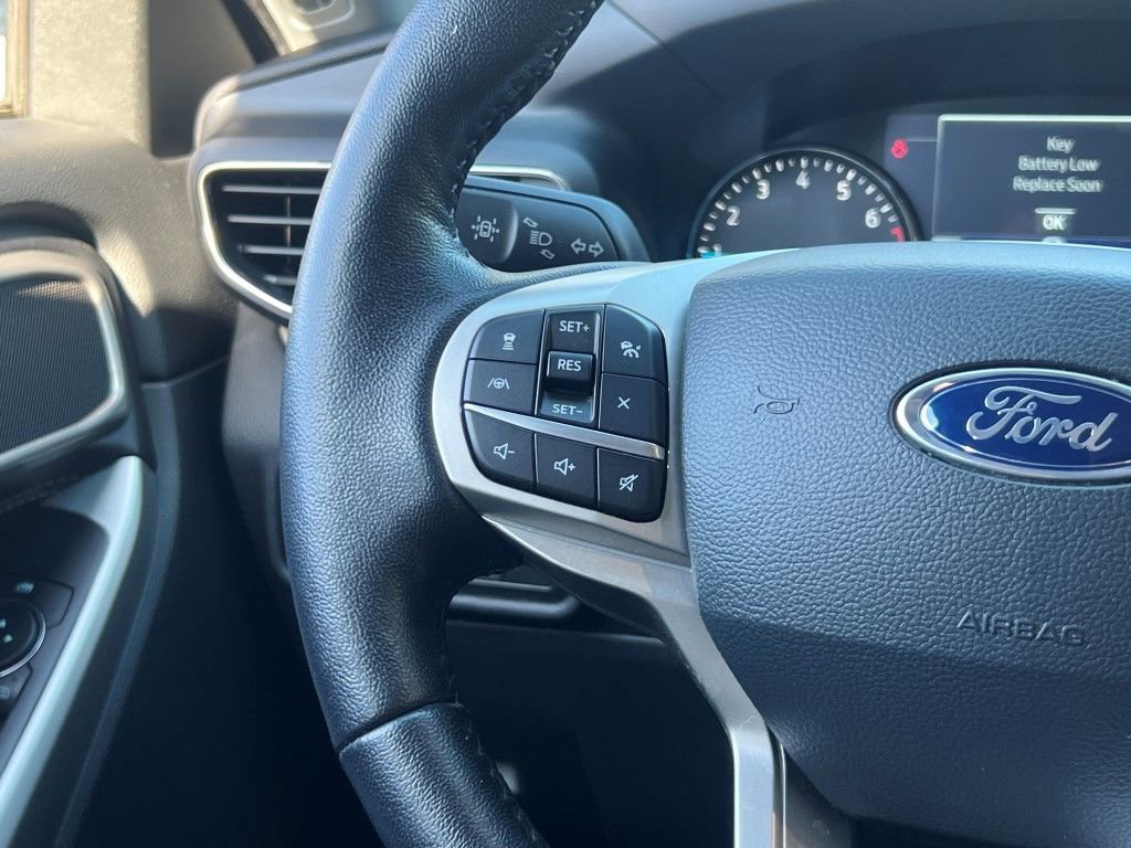 Used 2021 Ford Explorer XLT w/ Equipment Group 202A AWD/4WD image 17