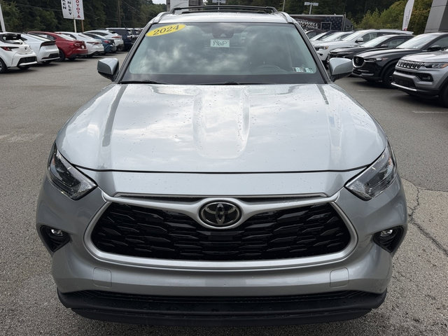 Used 2024 Toyota Highlander XLE AWD/4WD image 11