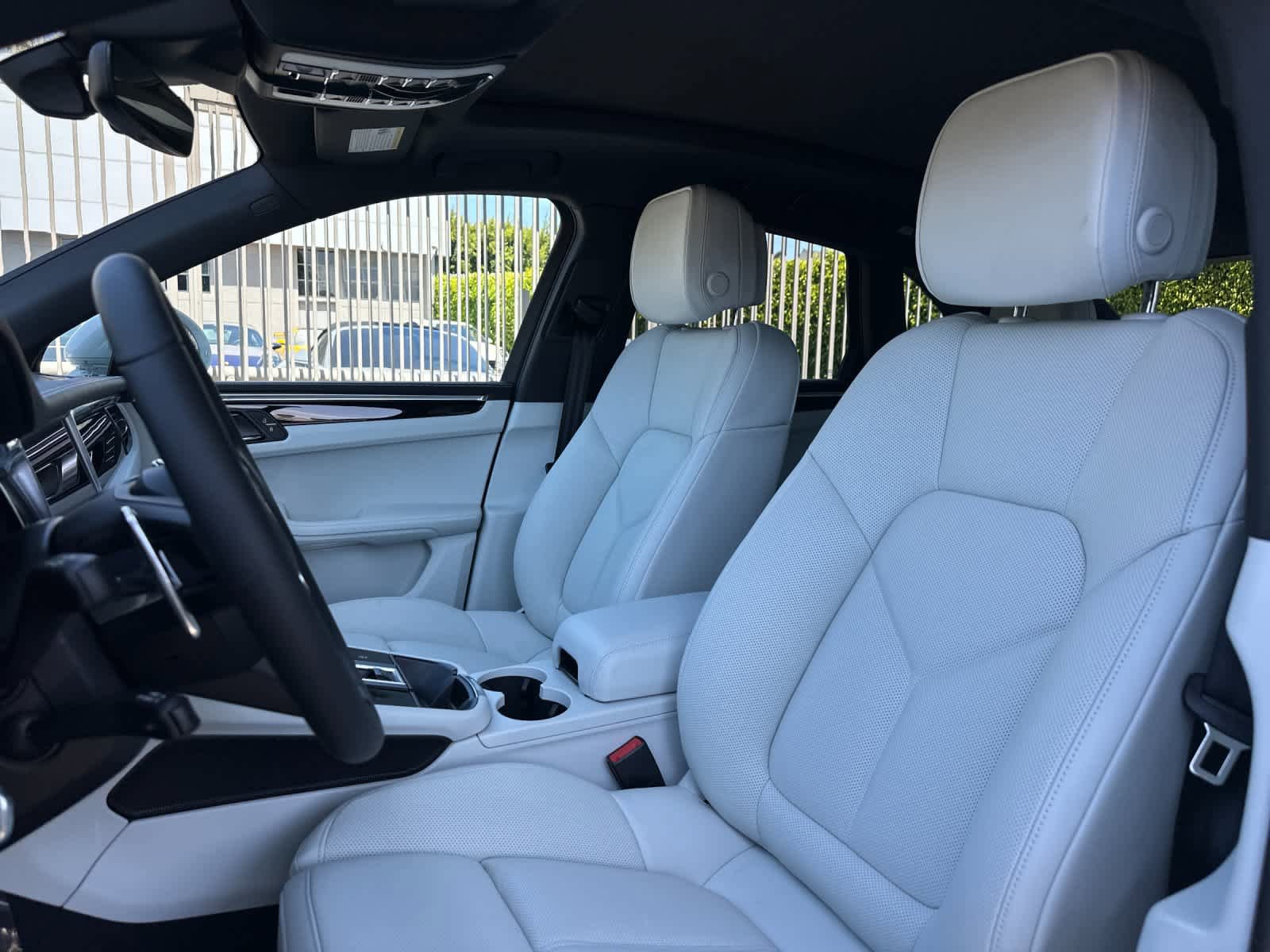 New 2026 Porsche Macan AWD/4WD image 5
