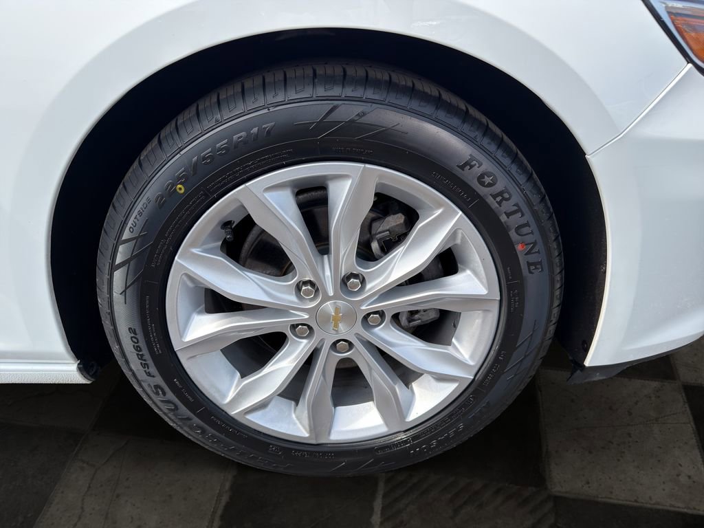 Used 2022 Chevrolet Malibu LT image 11