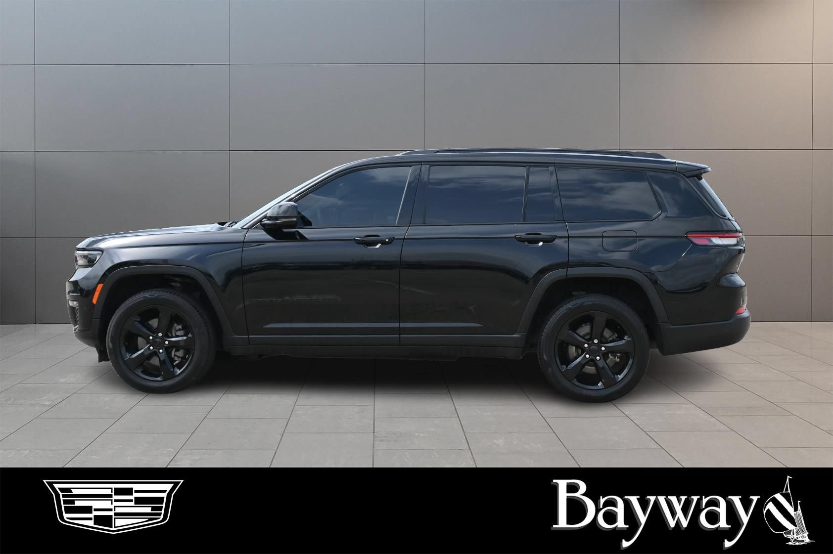 Used 2024 Jeep Grand Cherokee L Limited w/ Black Appearance Package AWD/4WD image 5