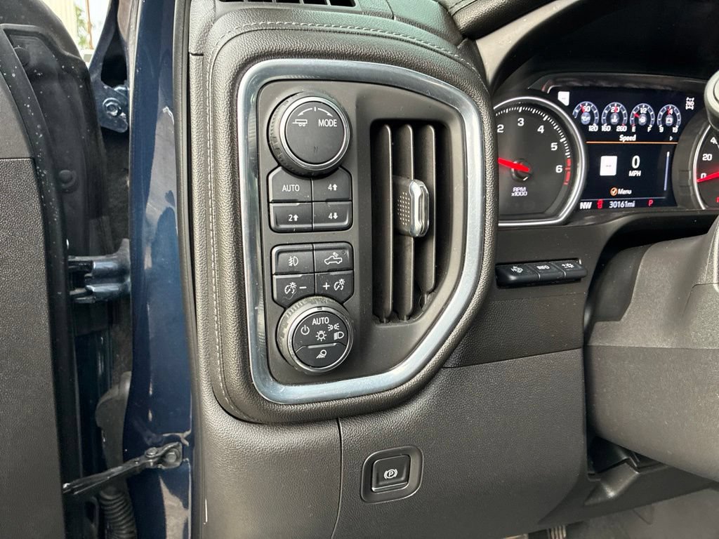 Used 2021 Chevrolet Silverado 1500 High Country w/ Technology Package AWD/4WD image 23