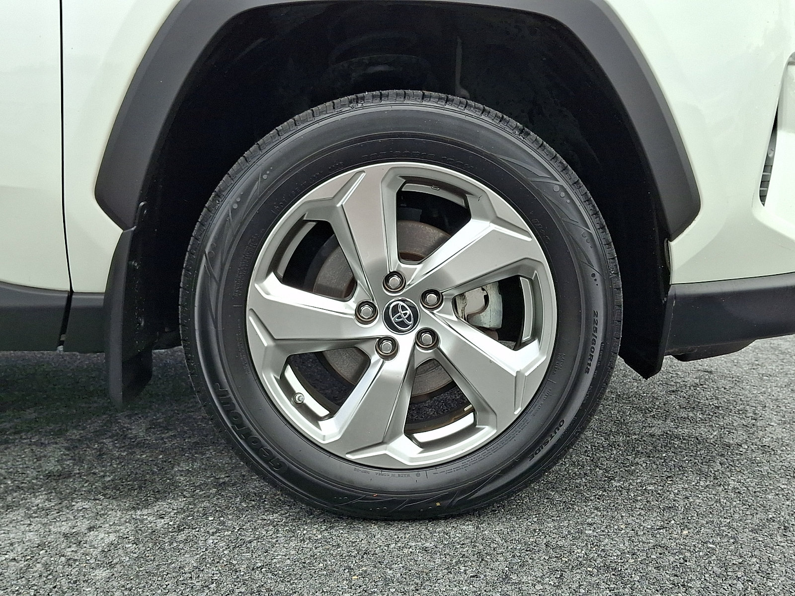 Used 2019 Toyota RAV4 Limited w/ Carpet Mat Package AWD/4WD image 9