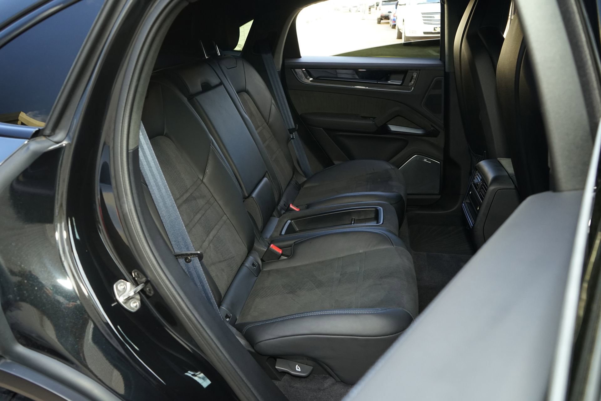 Used 2024 Porsche Cayenne Turbo GT image 26