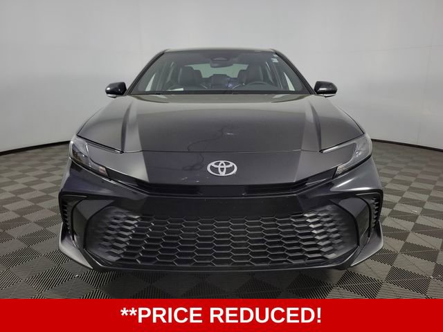 Used 2025 Toyota Camry SE image 2