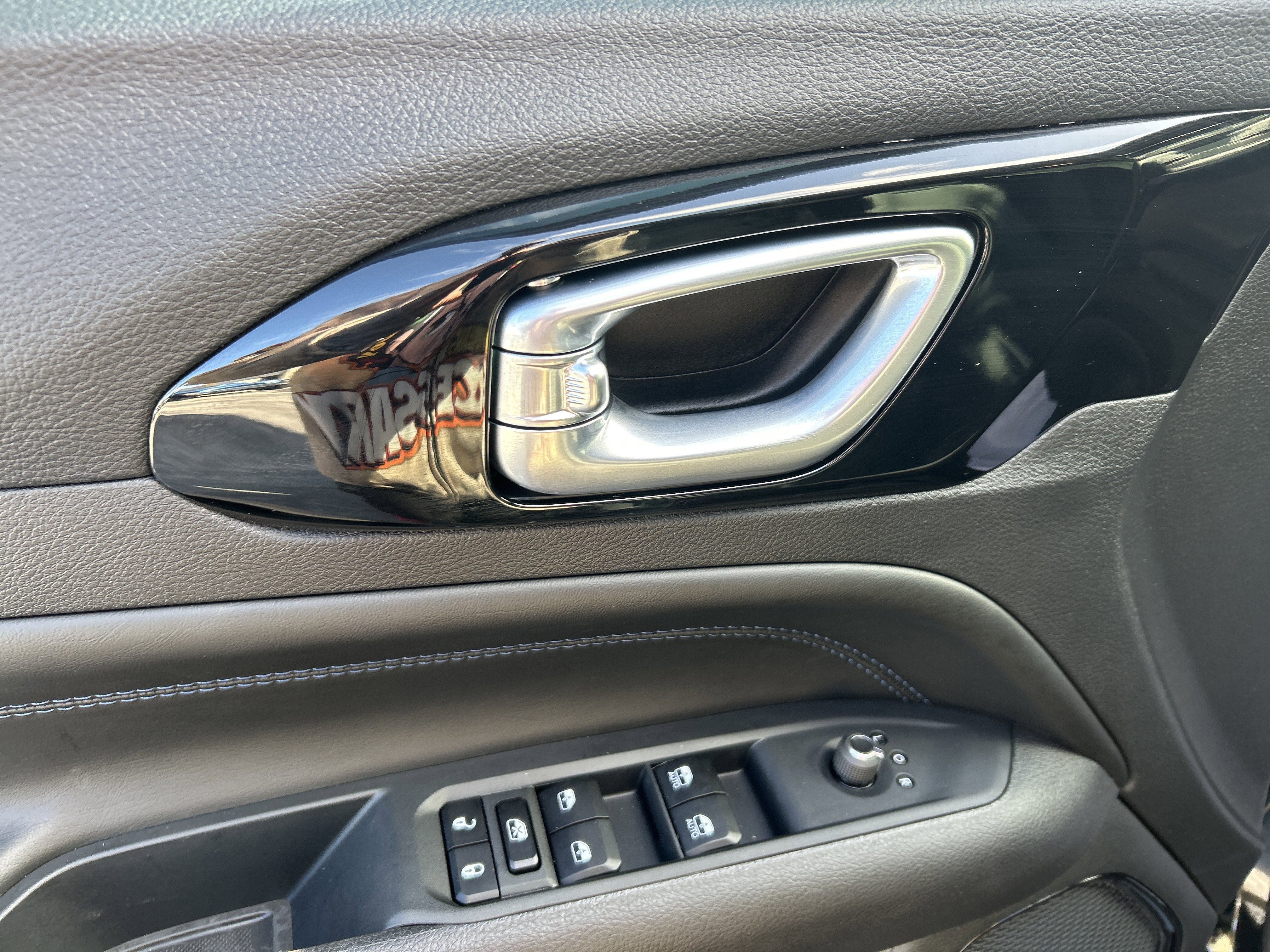 New 2026 Jeep Compass Latitude image 12