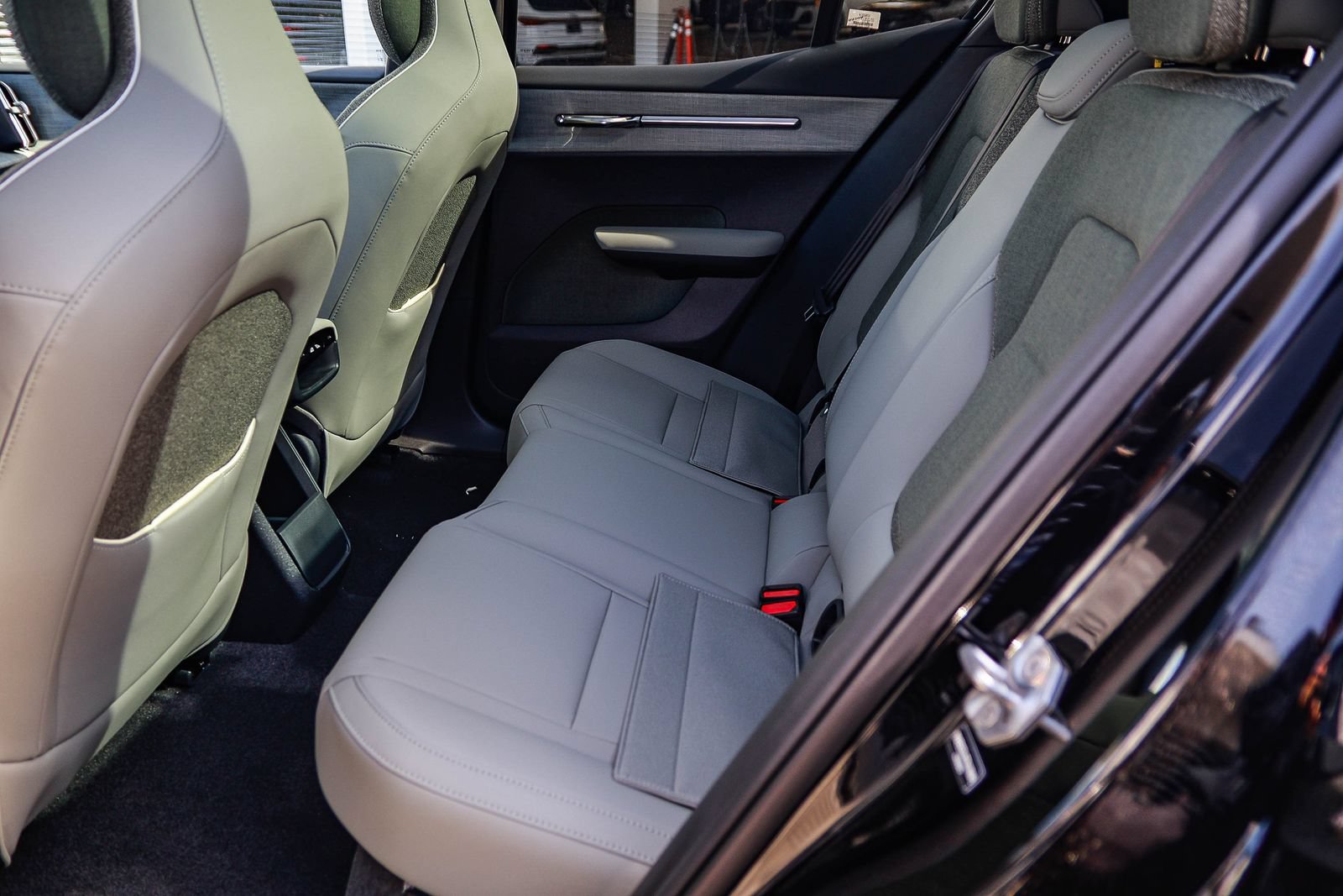 New 2026 Volvo EX30 Ultra AWD/4WD image 18