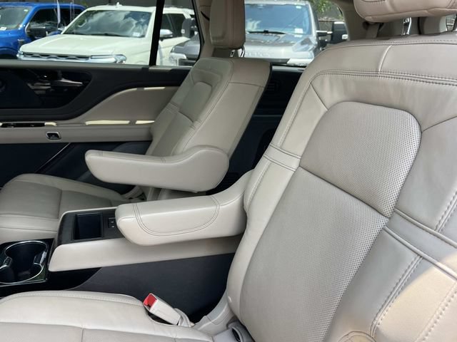 Used 2023 Lincoln Aviator Reserve w/ Equipment Group 201A AWD/4WD image 24