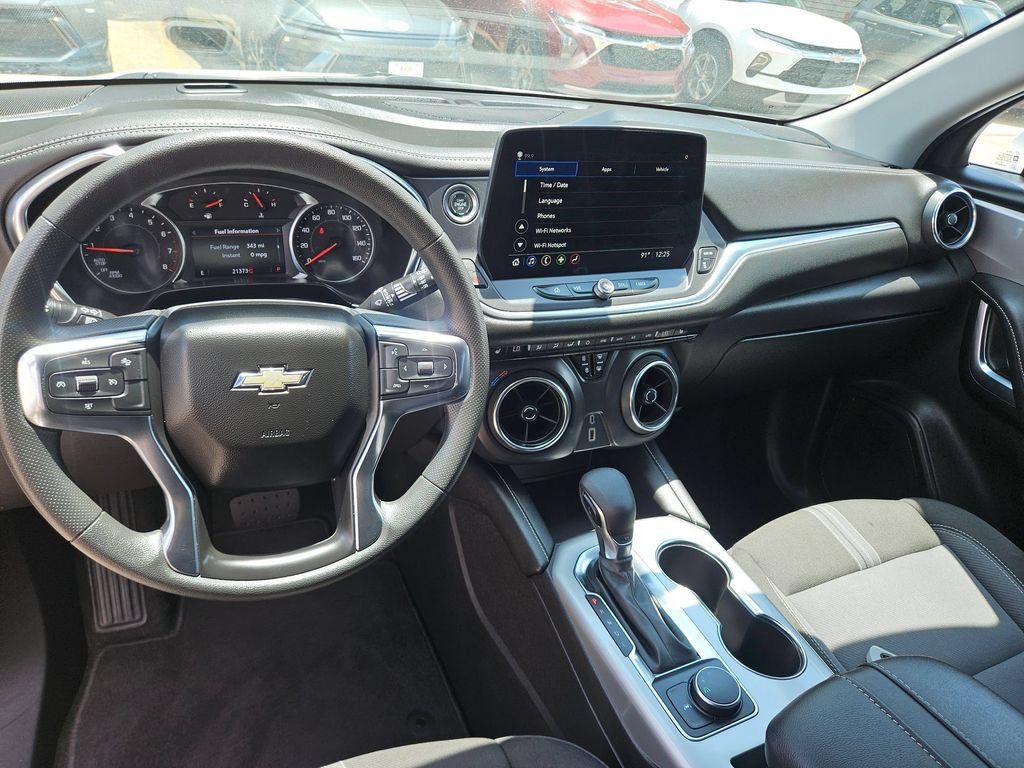 Used 2025 Chevrolet Blazer LT FWD image 16