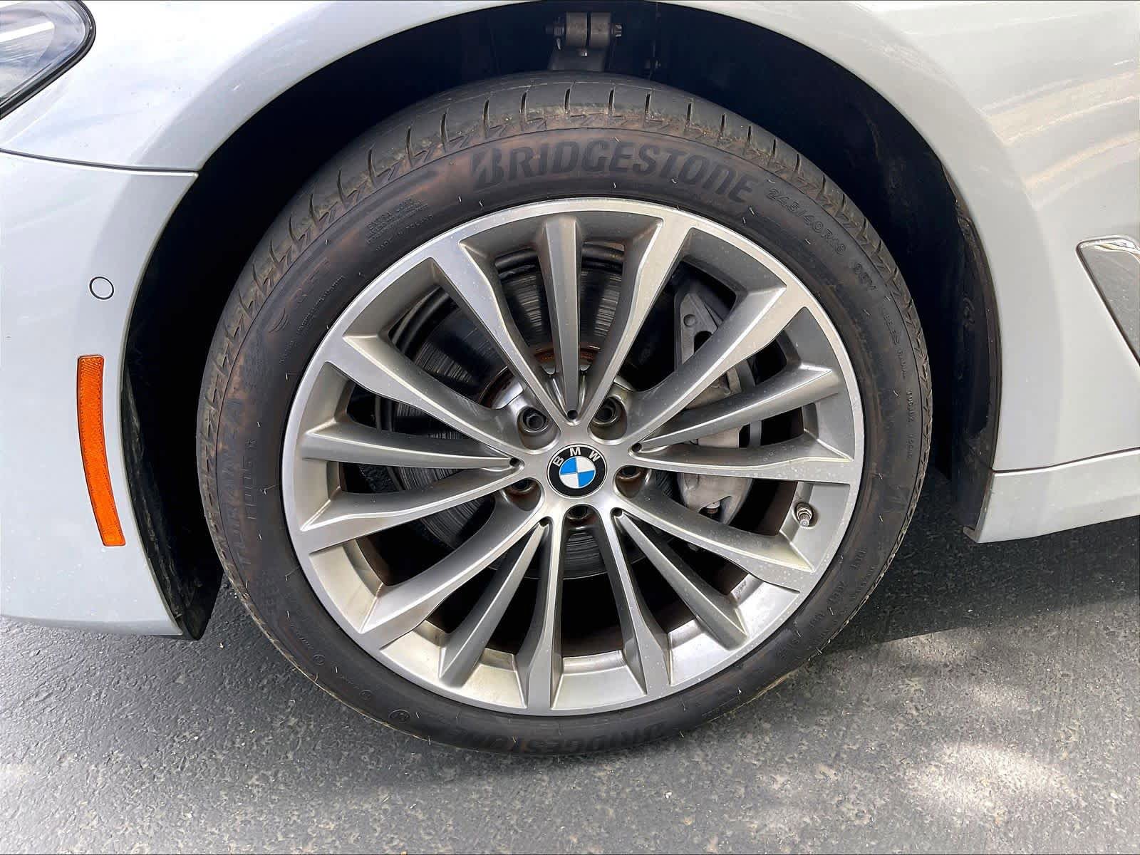 Used 2021 BMW 540i w/ Premium Package image 11