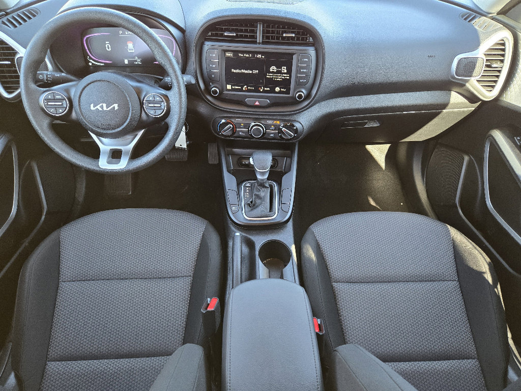 Certified 2025 Kia Soul S image 5