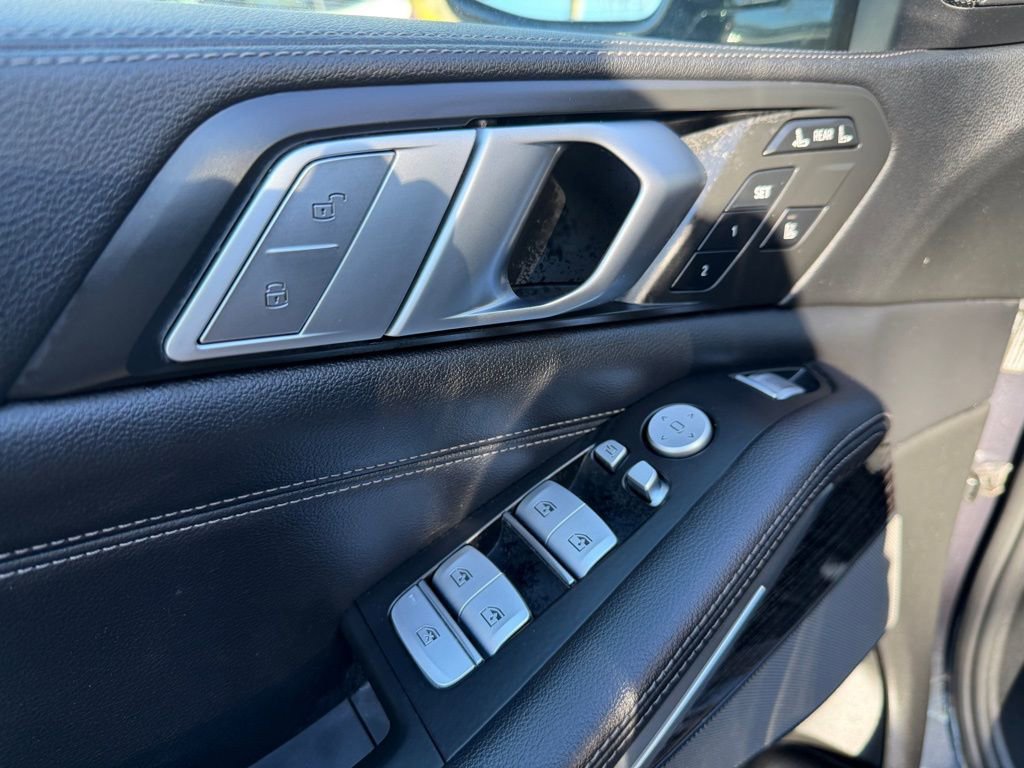 Used 2019 BMW X7 xDrive50i w/ M Sport Package image 19