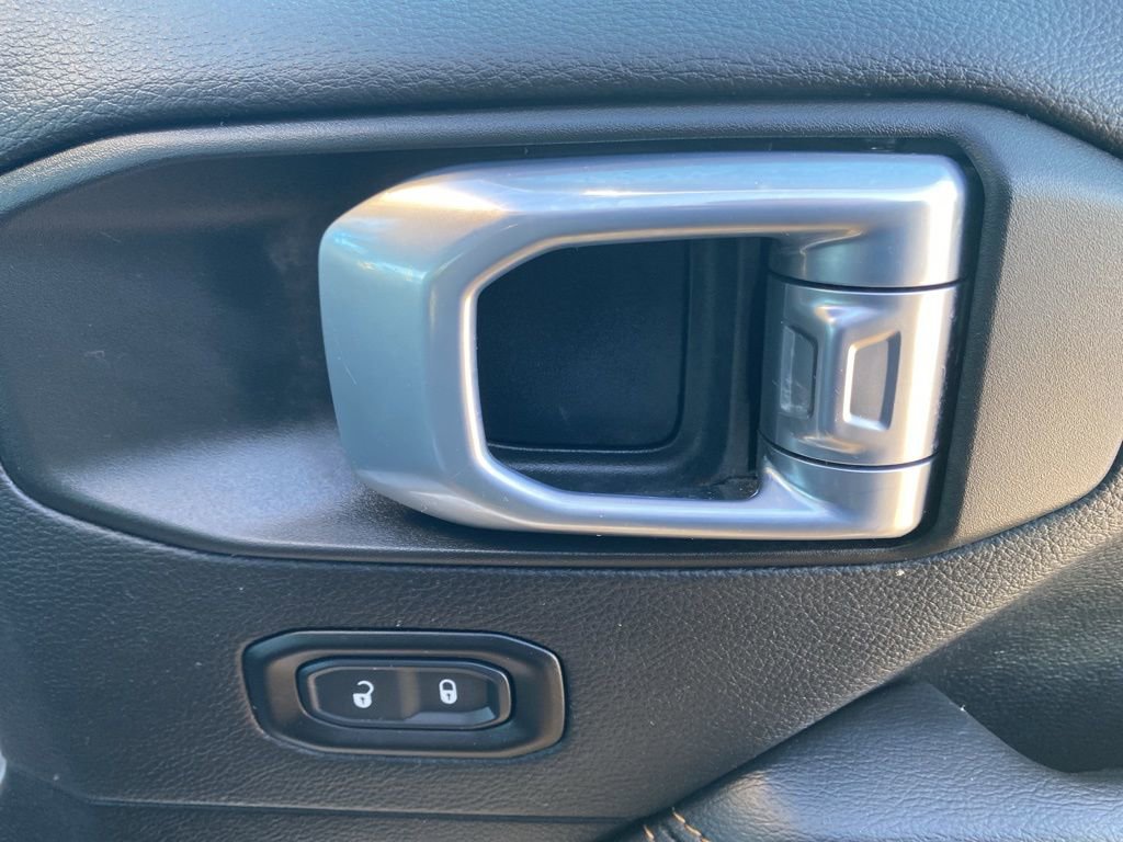 Certified 2021 Jeep Gladiator Overland image 13