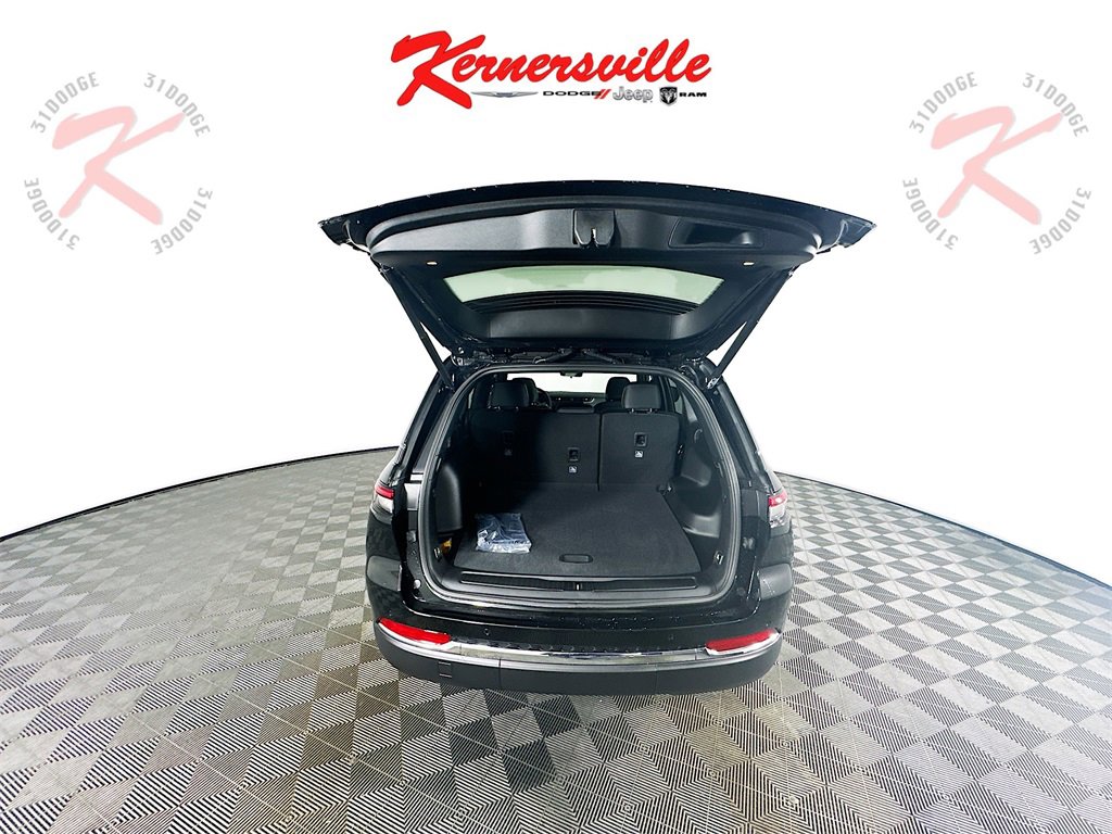 New 2025 Jeep Grand Cherokee Limited image 16